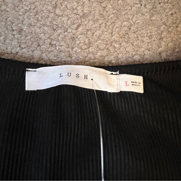 NORDSTROM RACK TOP! ✨ - Picture 3 of 4